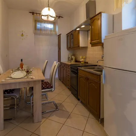 With A Parking Space - 13204 Apartman