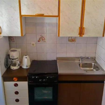 Apartman With A Parking Space - 13204
