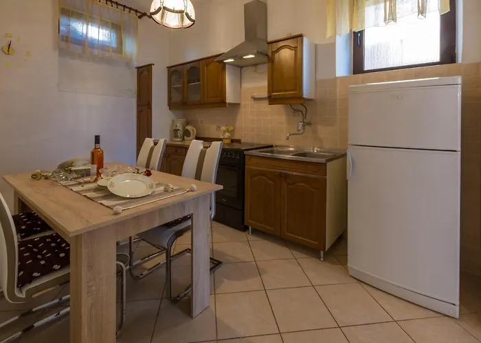 Apartamento With A Parking Space - 13204 Crikvenica