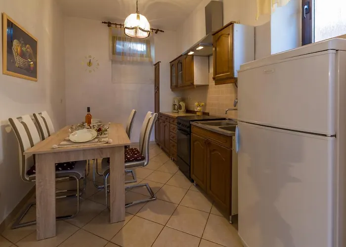 With A Parking Space - 13204 Apartamento