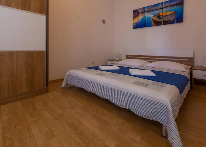 With A Parking Space - 13204 Apartamento